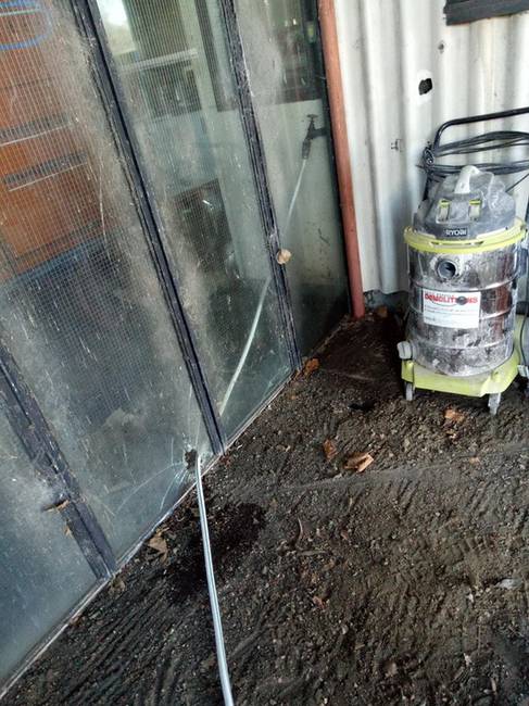 Tegyük a szívünkre a kezünket: valahol ki kellett vezetni azt a csövet.
