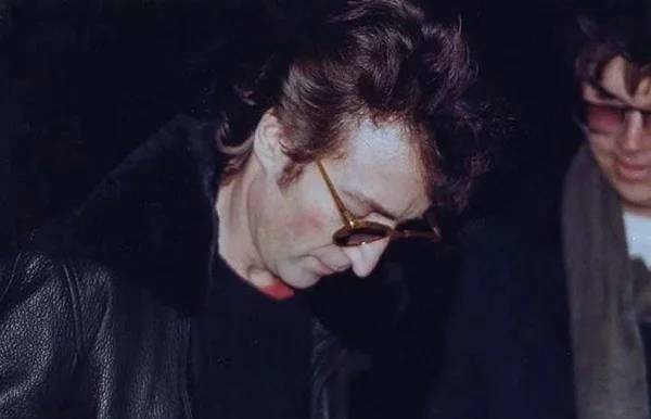 John Lennon autogramja