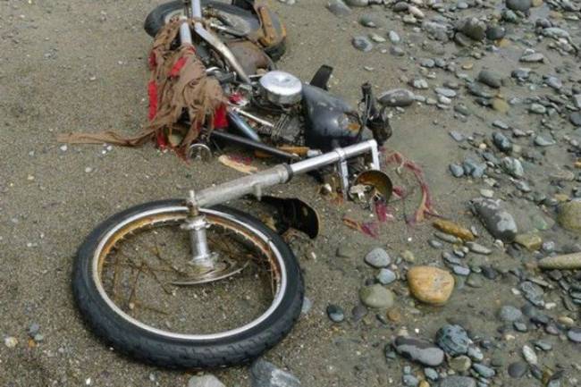 Végezetül pedig egy jobb sorsra érdemes Harley-Davidson motorkerékpár, amire Kanada partjainál bukkant rá egy fiatal házaspár.