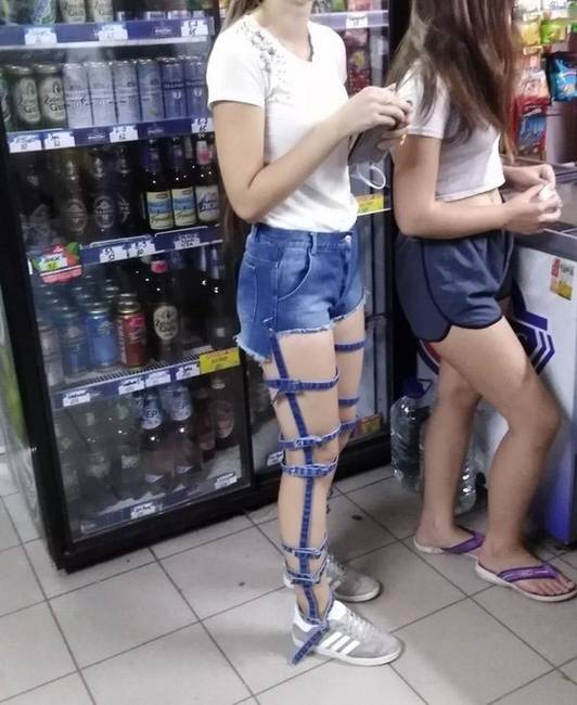 20 abszurd utcai viselet, ami láttán nem tudjuk, hogy sírjunk vagy nevessünk