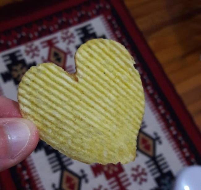 „Ilyen meglepetés várt ma rám a chipses zacskómban."