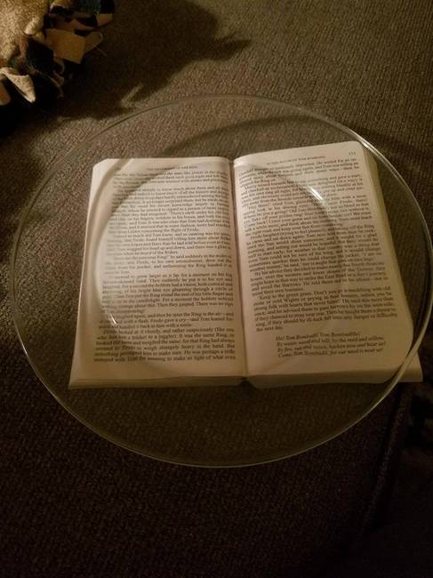 „Nem szeretem, hogy fogni kell a könyveket, miközben olvasok. De a jó hír, hogy nem is kell...”