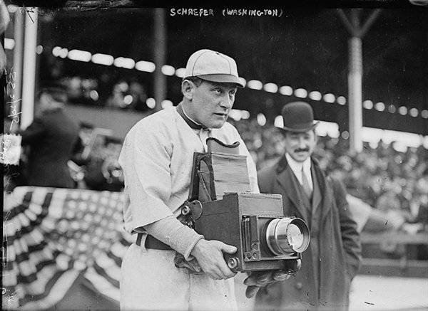 Herman Germany Schaefer (1876-1919), a baseball történelmének egyik legszórakoztatóbb személye, 1911-ben.