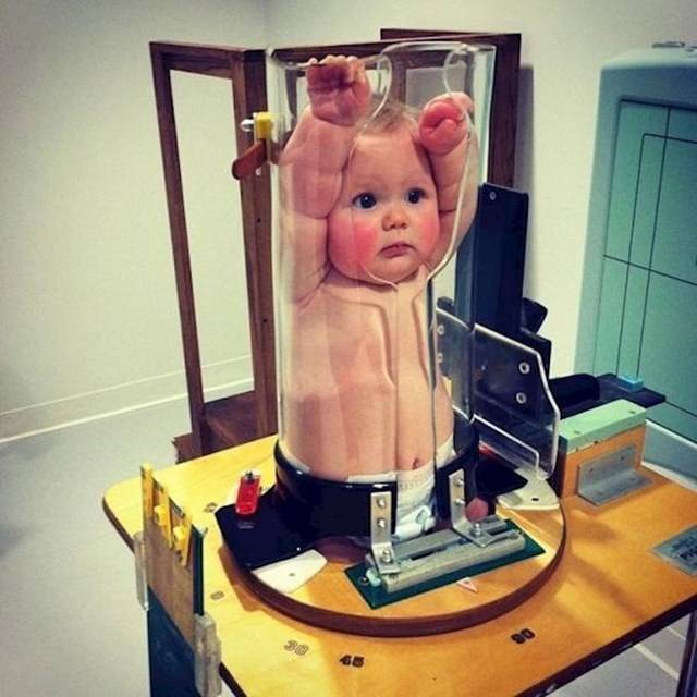 Ha valaha is gondolkodtál azon, hogyan tudnak röntgenfelvételt készíteni a kisbabákról, most már erre is tudod a választ.