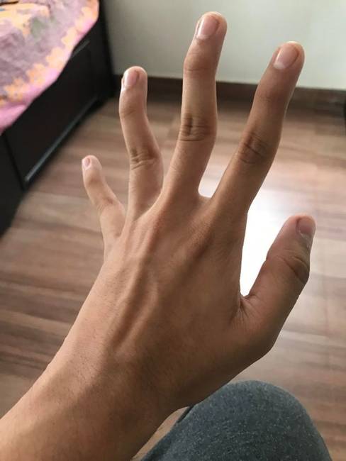 Ilyen ujjakkal elég csak felemelni a kezed a stadionban, amikor a többi néző hullámzik.