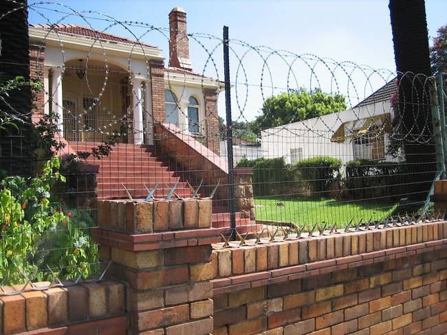 Johannesburg, Dél-Afrika: a gazdagok védekeznek.