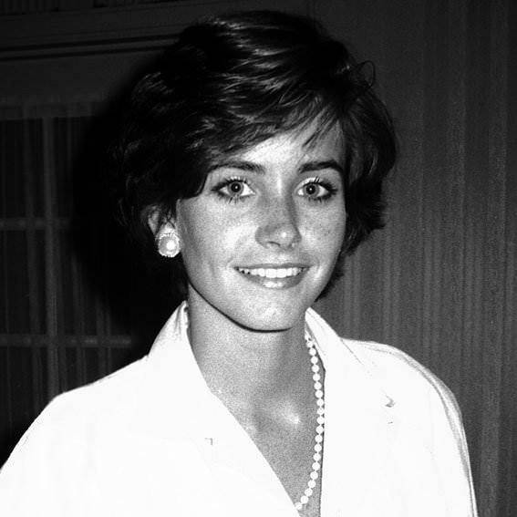 A fiatal Courtney Cox.