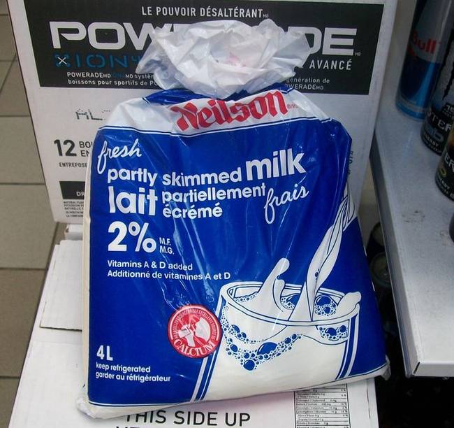 Itt a tejet zsákokban értékesítik.