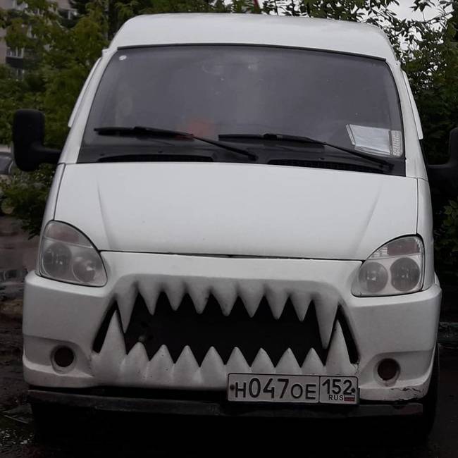 A látvány, amit sosem szeretnél látni egy autópályán haladva a visszapillantótükörbe nézve.