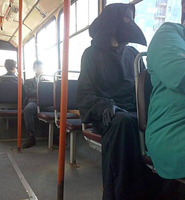 Sok mindenkire számítasz a 65-ös buszon, csak épp a pestisdoktorra nem.