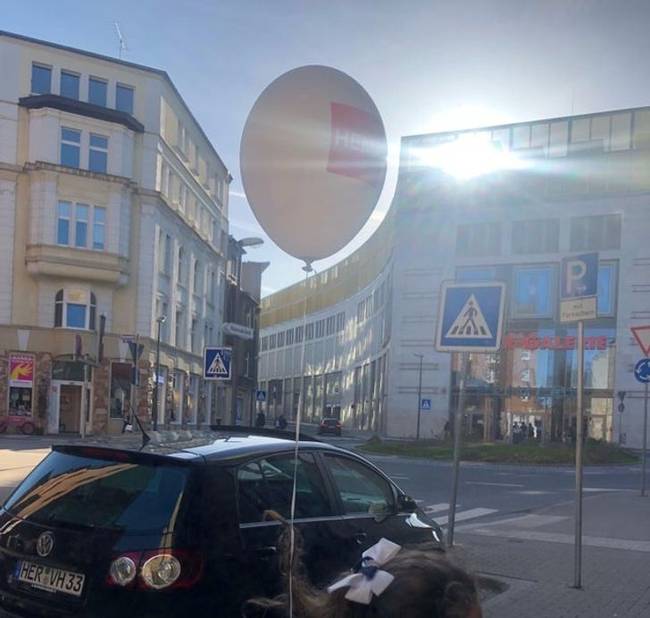 „Az épület alakja tökéletesen passzolt a lányom léggömbjének körvonalához.''