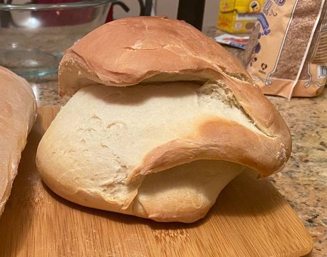 „Kenyeret akartam sütni, de valami nem sikerült."