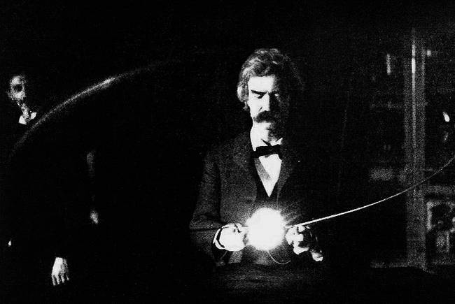 Mark Twain, Nikola Tesla laborjában. (1894) Az író sok időt töltött barátja laboratóriumában.