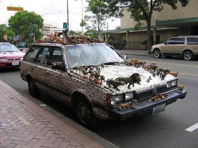 Ace Ventura autójának nézem… 😀