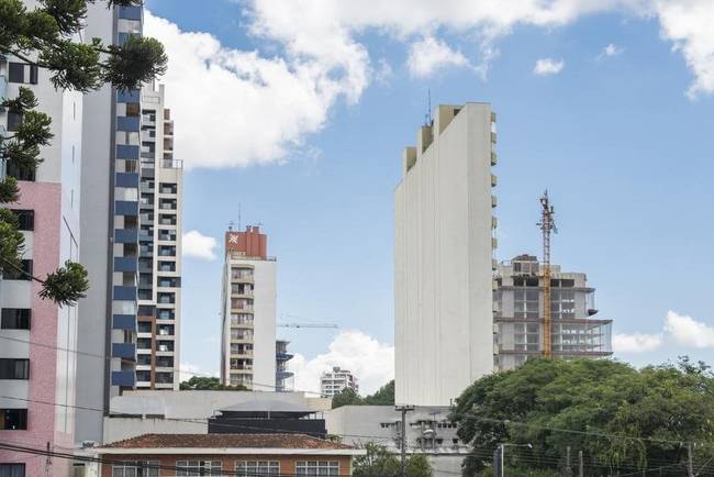 A brazil Curitiba város legszűkebb épületében a lakások szélessége csupán 3,5 méter.