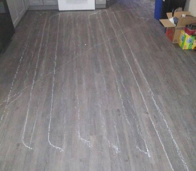 "Egy apró kavics ragadt a robotporszívóm alá, és ezt művelte a bérelt lakásommal."