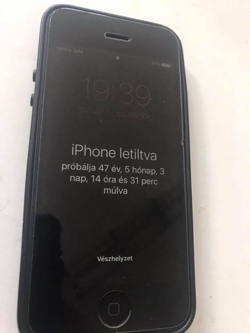 Mindig jól gondold meg, hogy jó ötlet-e odaadni a telefonodat az erősen ittas barátodnak...😄