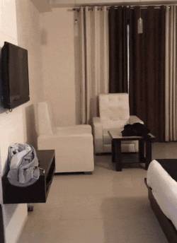 „A hotelszobámból pazar kilátás nyílik a...folyosóra!"