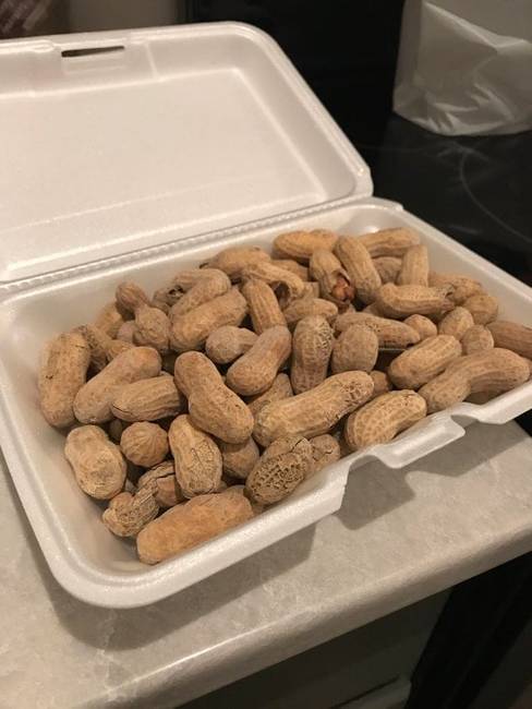 „Megkértem a pasimat, hogy hozzon valami ételt a bárból hazafelé."