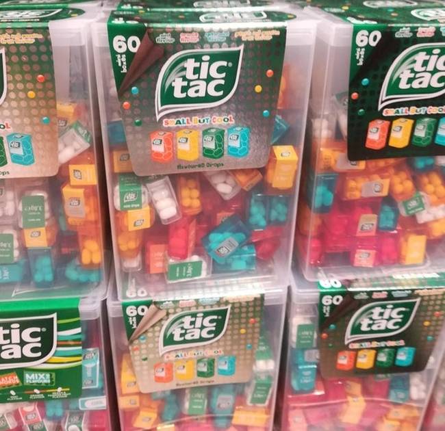 Ebben a Tic-Tac dobozban 6-osával csomagolt mini-tic-tac dobozok vannak. Így néz ki az igazi műanyag pazarlás.
