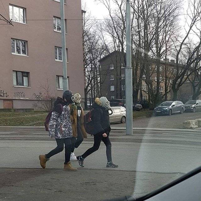 Milyen jó is látni, amikor tavasszal újra tele van fiatalokkal a város.