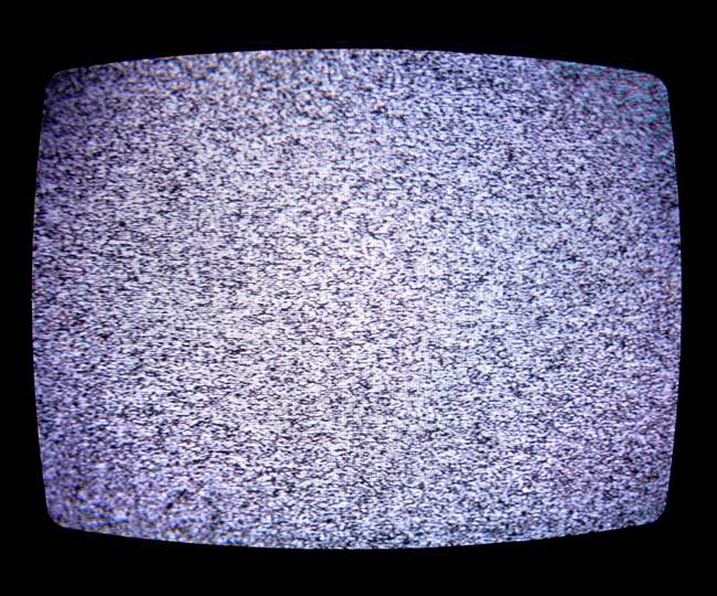 A televízión megfigyelt zavarok egy része az ősrobbanás okozta sugárzás maradványai.