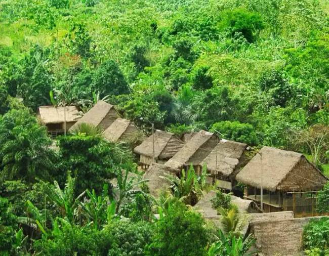 A brazil Mekranoti törzsben a nők csak cserekereskedelem útján „kommunikálnak” a férfiakkal – ajándékok a kunyhójukba való belépés jogáért cserébe
