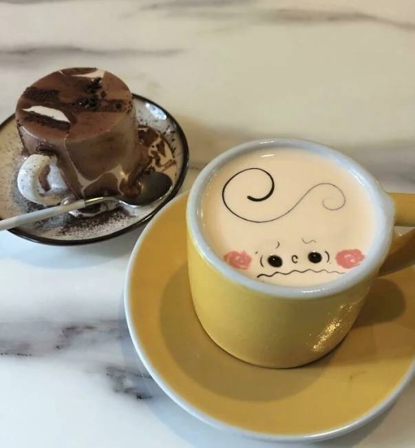 Latte art egy szöuli kávézóban.