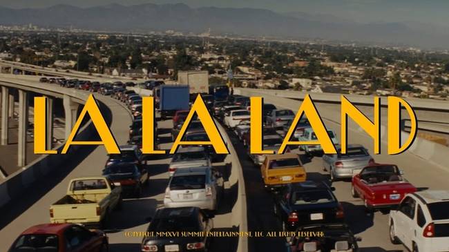 A Kaliforniai álom című film egyben felvett nyitójelenetéhez nagyon keményen kellett dolgozni a stábnak, hosszú órákon át forgatták ezt a néhány perces jelenetet.