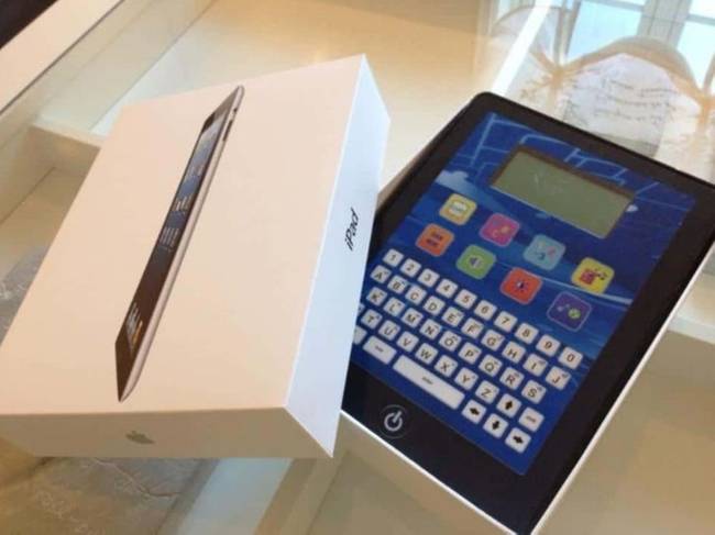 „Egy brátom 5 dollárért vásárolta ezt az iPad-et az eBay-en. Hongkongból jött, legalább a szállítás ingyenes volt."