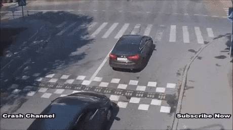 Ugyanaz a hely, ugyanaz a ruha. Ennek a párnak kerülnie kellene ezt a kereszteződést...😂