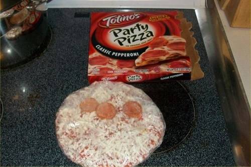 Szalámis pizza. Majdnem, mint a képen.