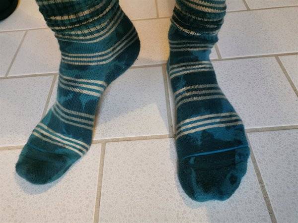 Ennek a zokninak a dizájnja pedig olyan, mintha mindig nedves volna.
