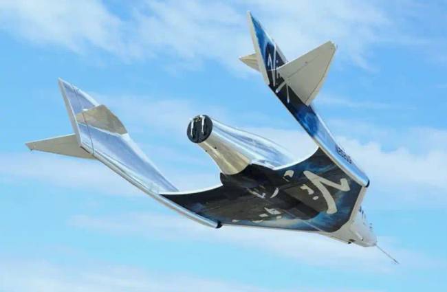 A különös SpaceShipTwo űrrepülőgép fotója.