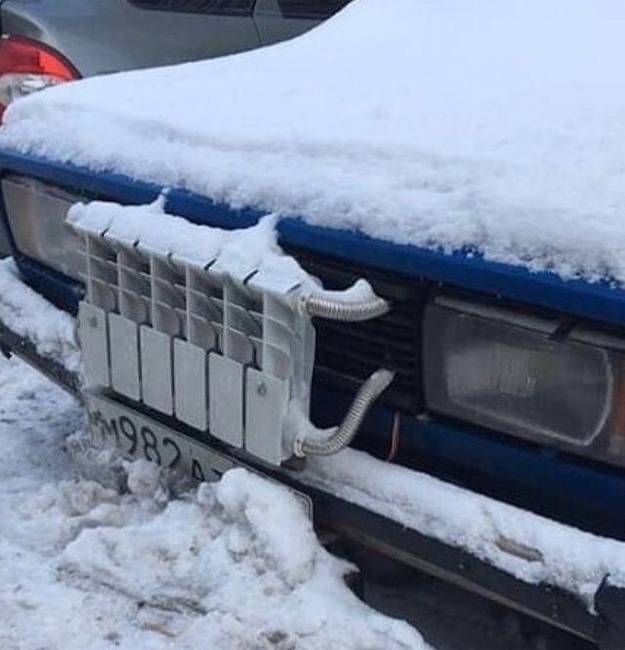 Amikor egy vízszerelő kocsijában tönkremegy a vízhűtő.