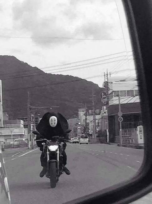 Eközben Japánban.