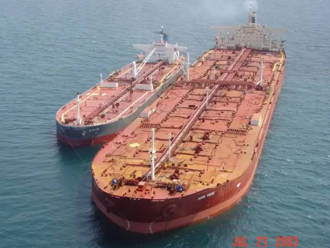 A Knock Nevis olajszállító szupertanker a világ legnagyobb hajója.