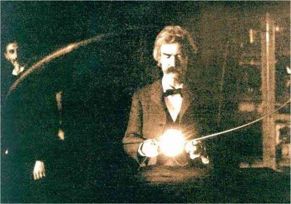 Mark Twain, Nikola Tesla laboratóriumában, 1914-ben.