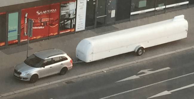 „Mi ez a 7 méteres pótkocsi? Mi lehet benne?!"