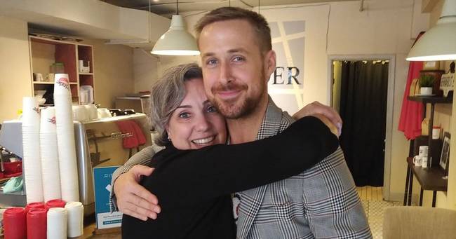 Egy kanadai kávézó 10 napig csábítgatta Ryan Goslingot, míg végül a színész tényleg meglátogatta őket.
