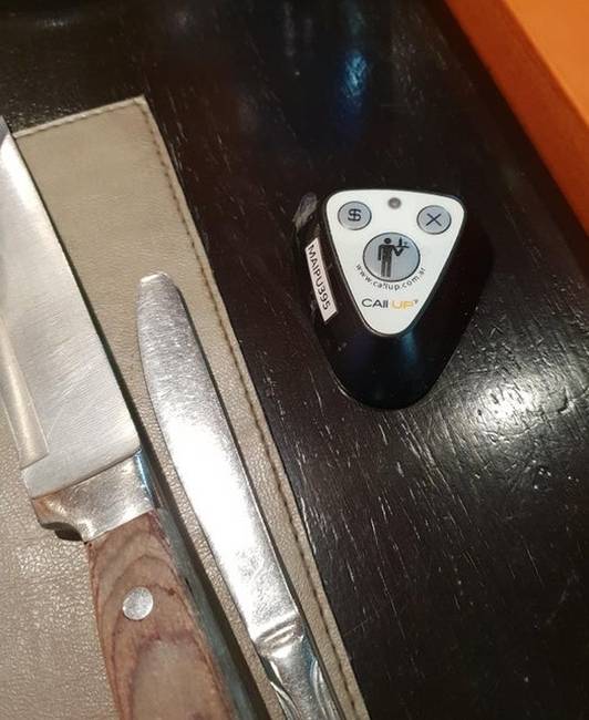 Ennek a pincérhívó gombnak hála még soha nem volt ilyen könnyű dolgunk, ha fizetni vagy rendelni szeretnénk még valamit a pincértől.
