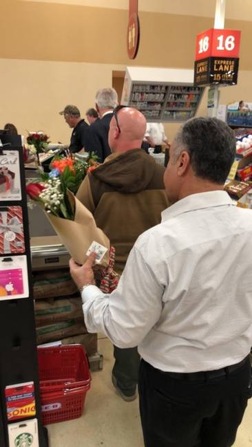 A helyszín: a helyi szupermarket. Az időpont: február 14-e, délután fél 5. Avagy: feledékeny férjek az utolsó pillanatban...