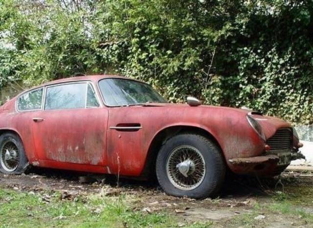 Aston Martin DB6