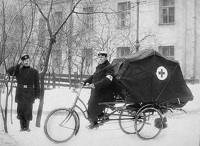 Mentős kerékpár az Orosz Birodalomban, 1900 környékén.