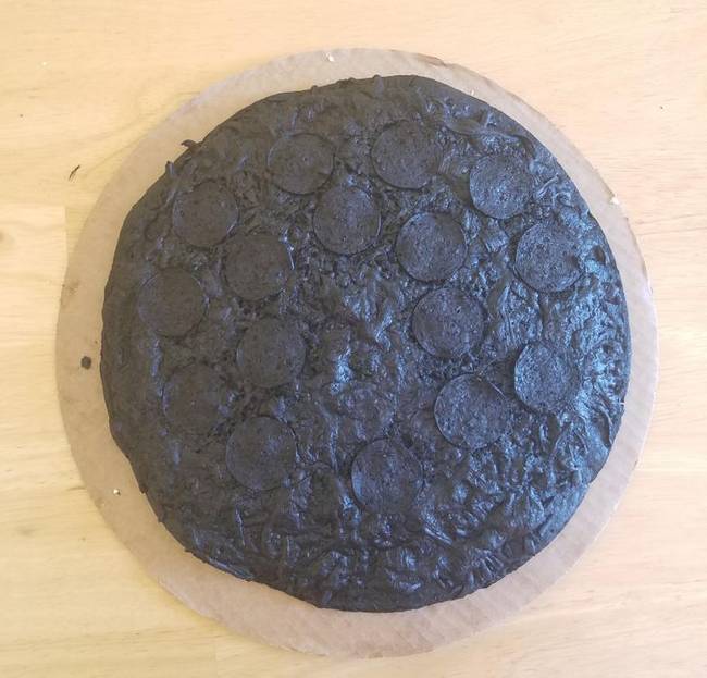„A testvérem betette a szalámis pizzát a sütőbe, majd 5 órára lefeküdt. Végre nem én vagyok a legrosszabb szakácsa a családban.''