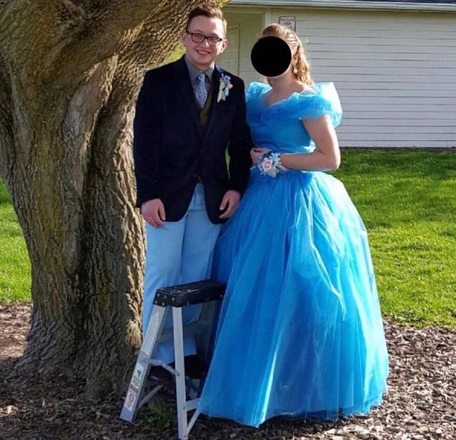„165 cm vagyok, és egy 182 centi magas lányt hívtam el a bálba. A fotóink igazán emlékezetesre sikeredtek.”