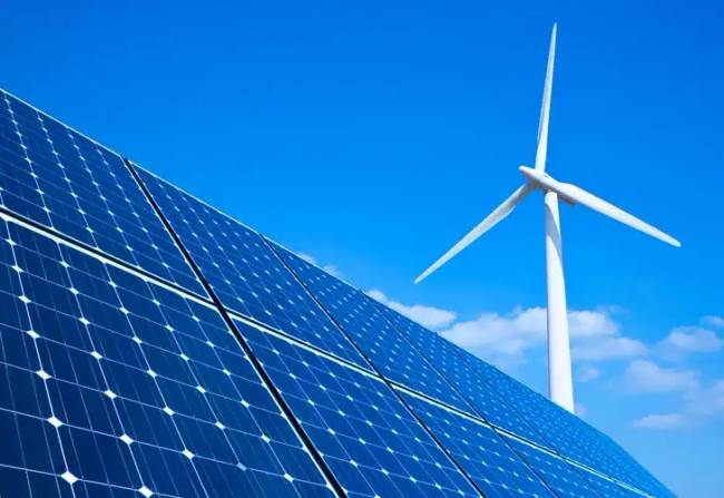 A város az energia nagy részét természetes forrásokból nyeri.