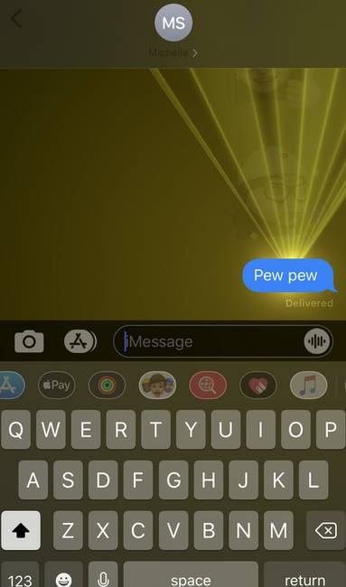 Ha iPhone-od van, a "pew pew" üzenettel vicces animációt küldhetsz egy másik iPhone-tulajdonosnak.