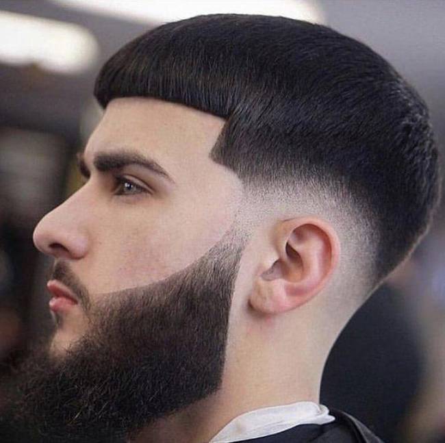 Bármilyen férfias is a szakálla én csak Jim Carrey-t látom benne a Dumb és Dumber című filmből.