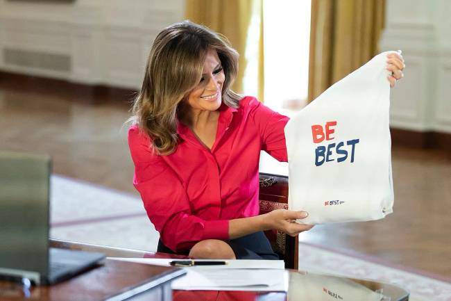 A legboldogtalanabb first lady: miért nem örül Melania Trump férje sikerének